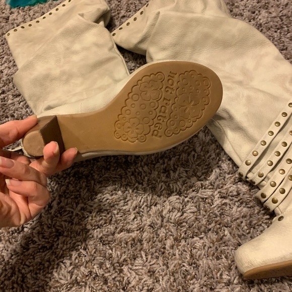 Knee high cream boots - Picture 5 of 6